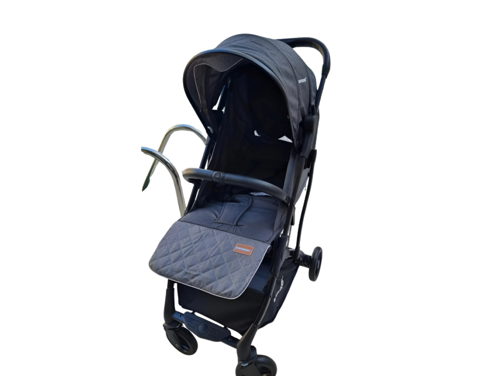 Single travel strollers in Bali by Bali Kidz Hire offering safe, comfortable, and convenient stroller rental for family holidays